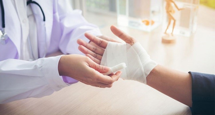 کارشناس زخم