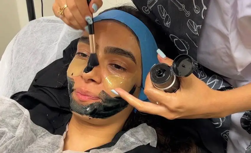 پاکسازی و فیشیال صورت